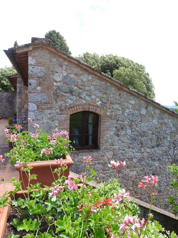 Relais Borgo Di Toiano Guest House Sovicille Exterior photo